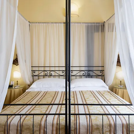 Palazzo Dal Borgo 4*