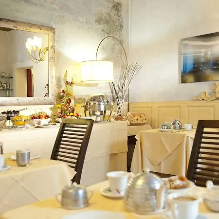 Palazzo Dal Borgo 4* Florença