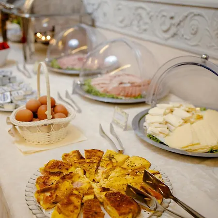 بالاتسو دال بورغو فندق 4*